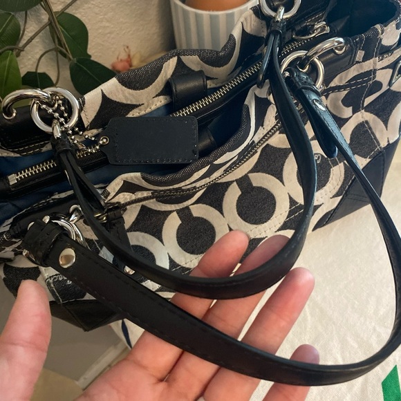 Coach 2010 Peyton Op Art Carryall with Multi-Compartments - Excellent Condition - Picture 8 of 10